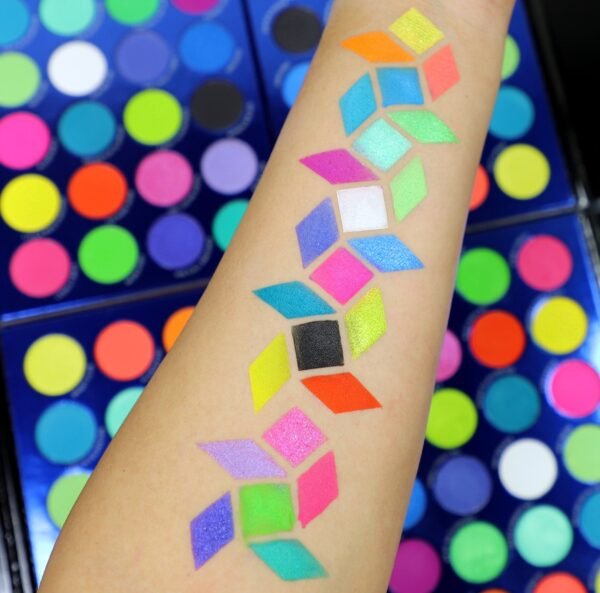RUDE City of Neon Lights - 24 Vibrant Pigment & Eyeshadow Palette - Image 4