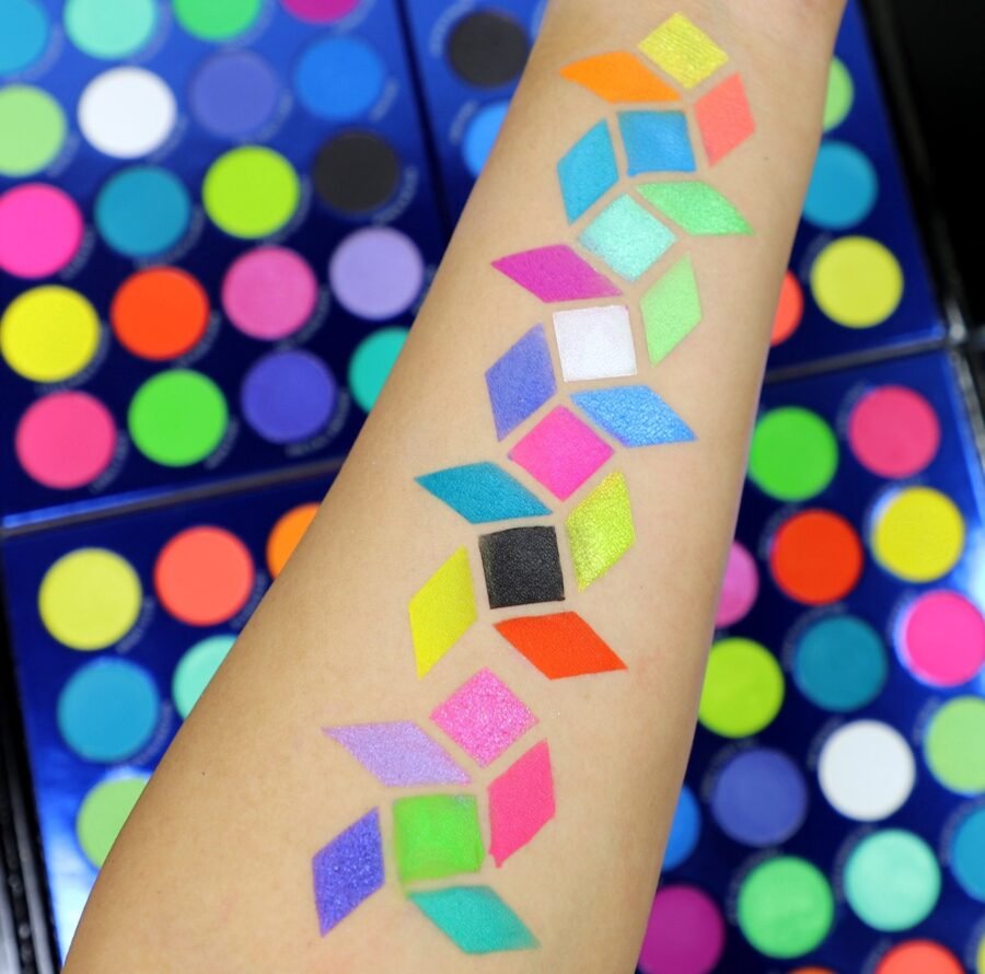 RUDE City of Neon Lights - 24 Vibrant Pigment & Eyeshadow Palette - Image 4
