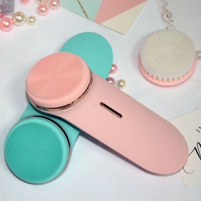 Portable Facial Cleansing Device